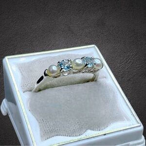 🌺Vintage Sterling, Genuine Pearl & Topaz Ring